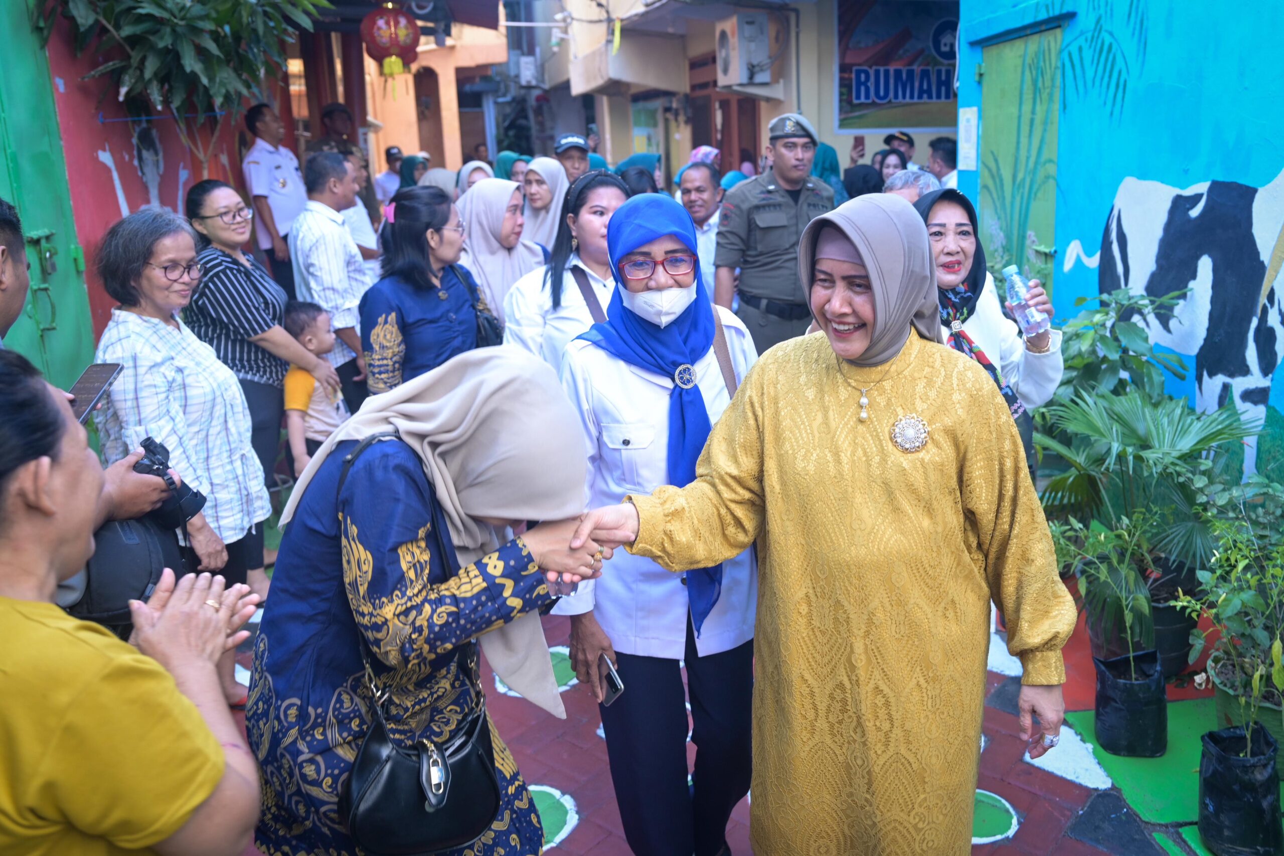 Indira Yusuf Ismail Tinjau Lorong Wisata Zhenzen di Kecamatan Wajo