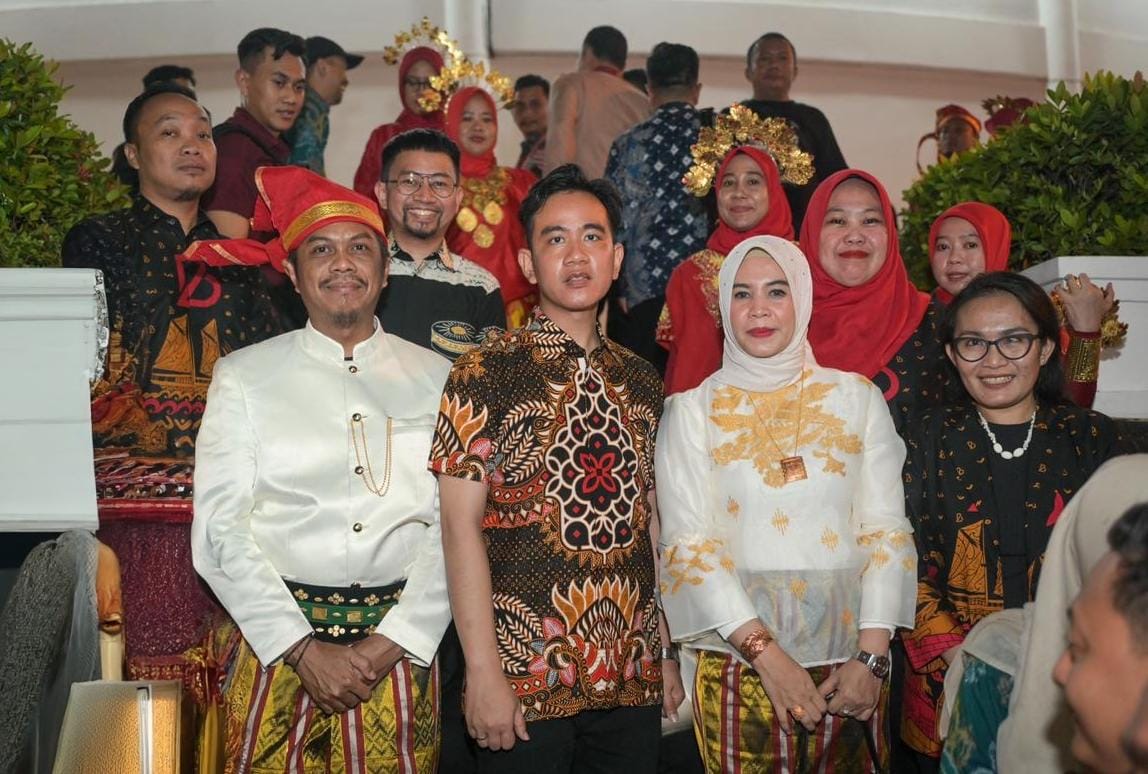 Pamerkan Baju Bodo Makassar, Fadliah Firman Tampil Anggun di Festival Budaya Nusantara APEKSI Balikpapan