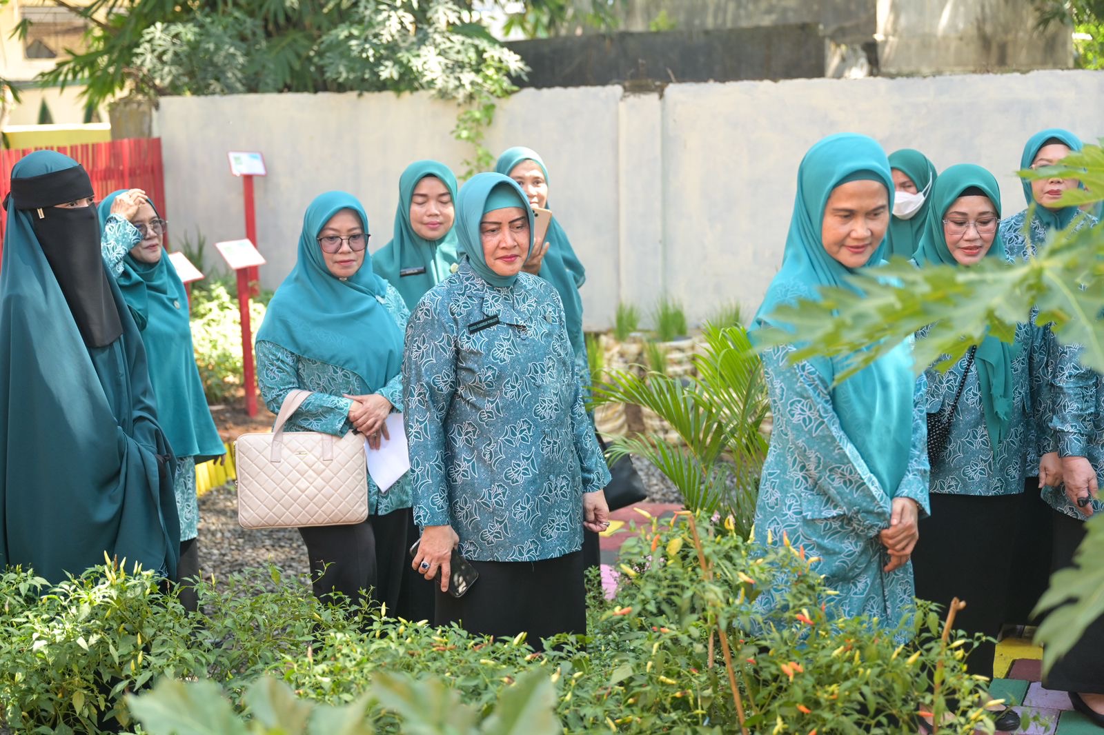 Indira Yusuf Ismail Dampingi Pj Ketua TP PKK Sulsel Tinjau Kelurahan Manggala dalam Verifikasi Lomba Kelurahan