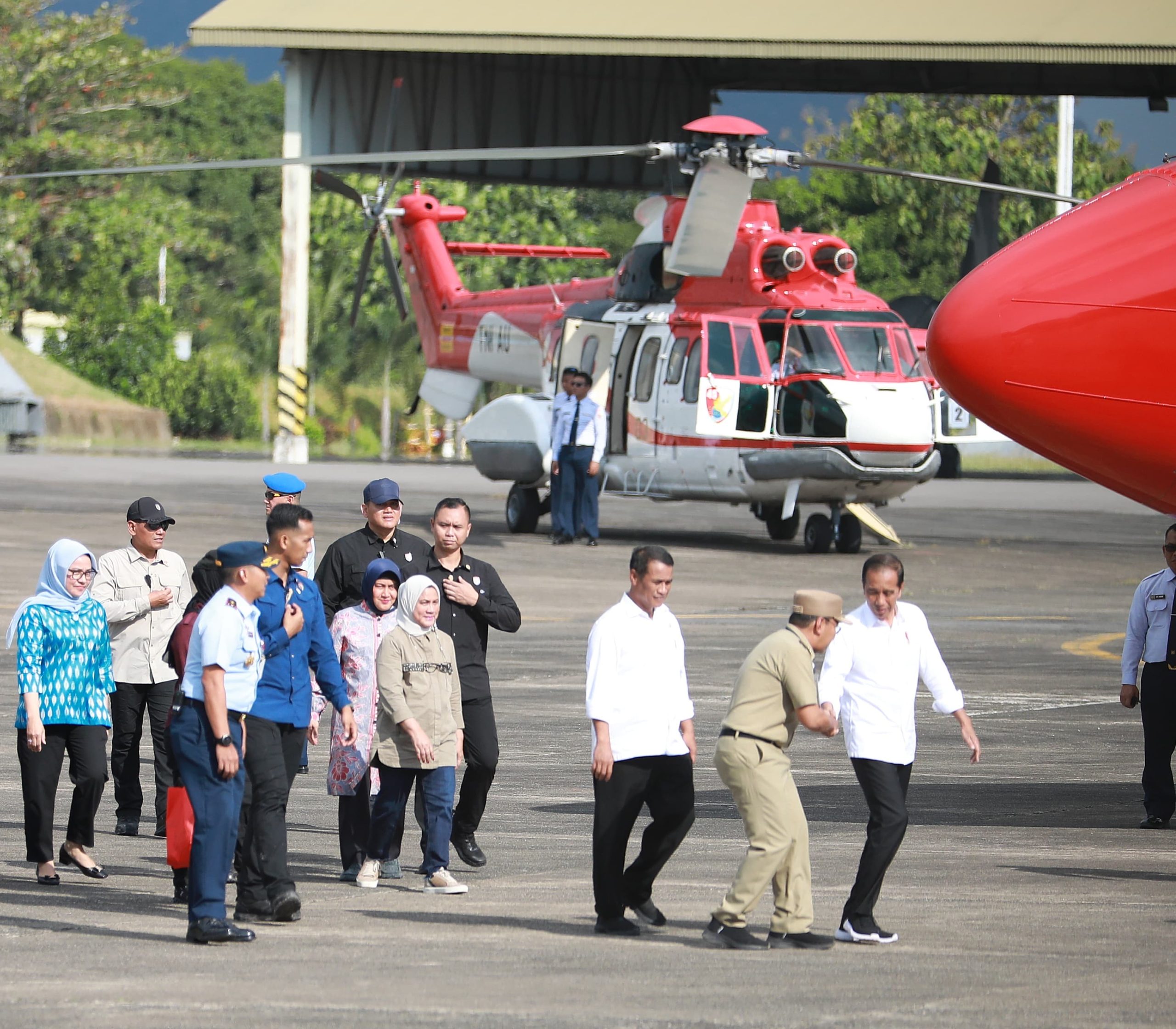 Danny Pomanto-Indira Antar Presiden Jokowi Bertolak ke Jakarta Pasca Kunker di Sulsel