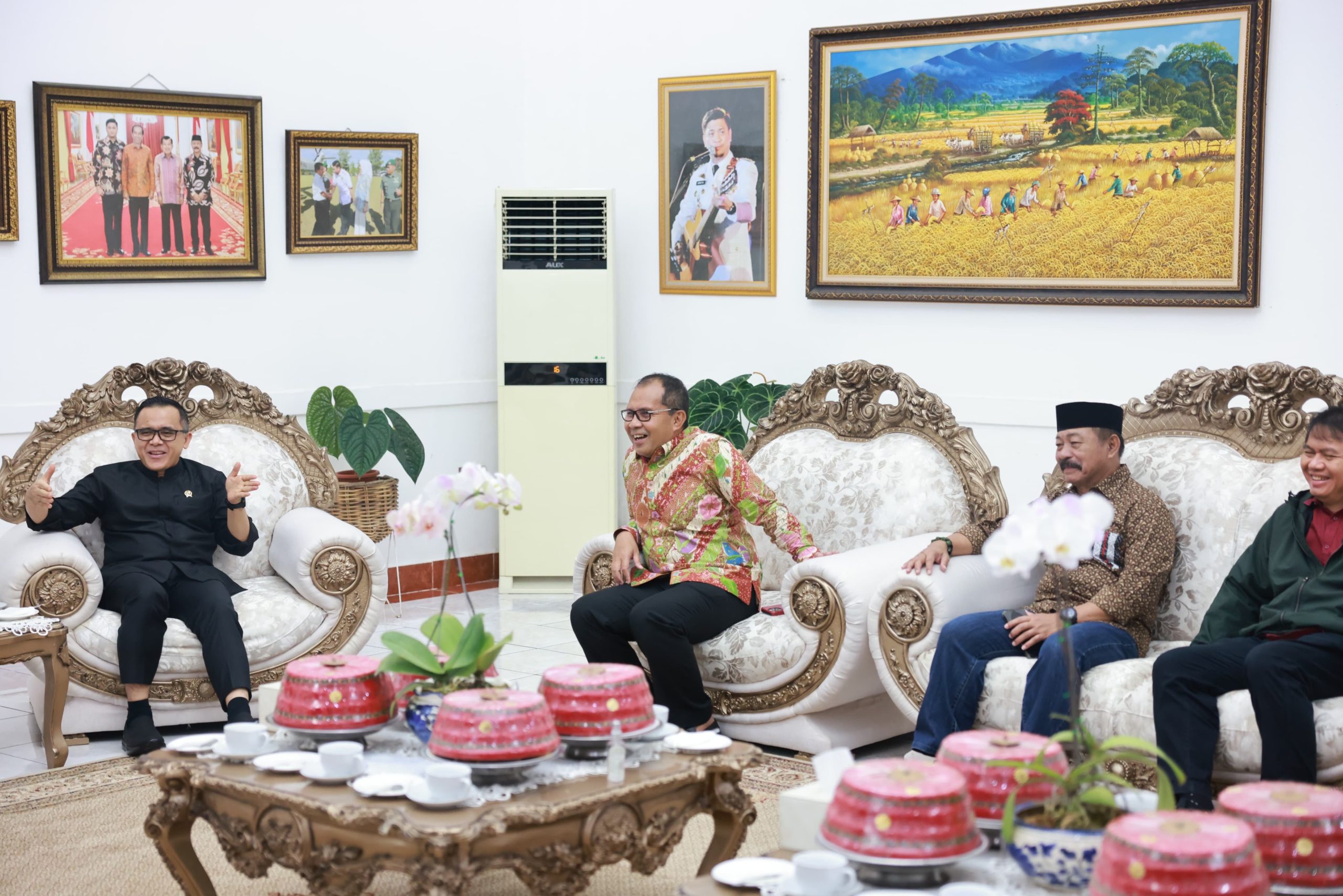 Menpan RB, Danny Pomanto dan Adnan Dinner Bareng di Rujab Bupati Gowa