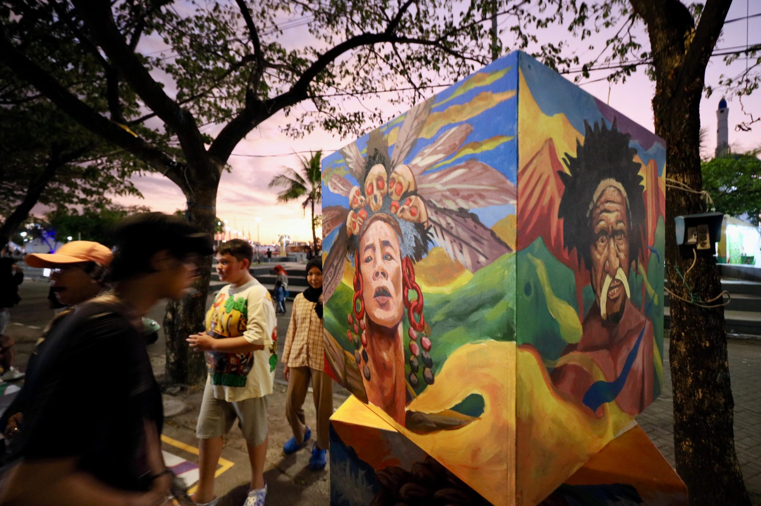 F8 Makassar Beri Ruang bagi Anak Muda Pelaku Seni Berekspresi Lewat Mural