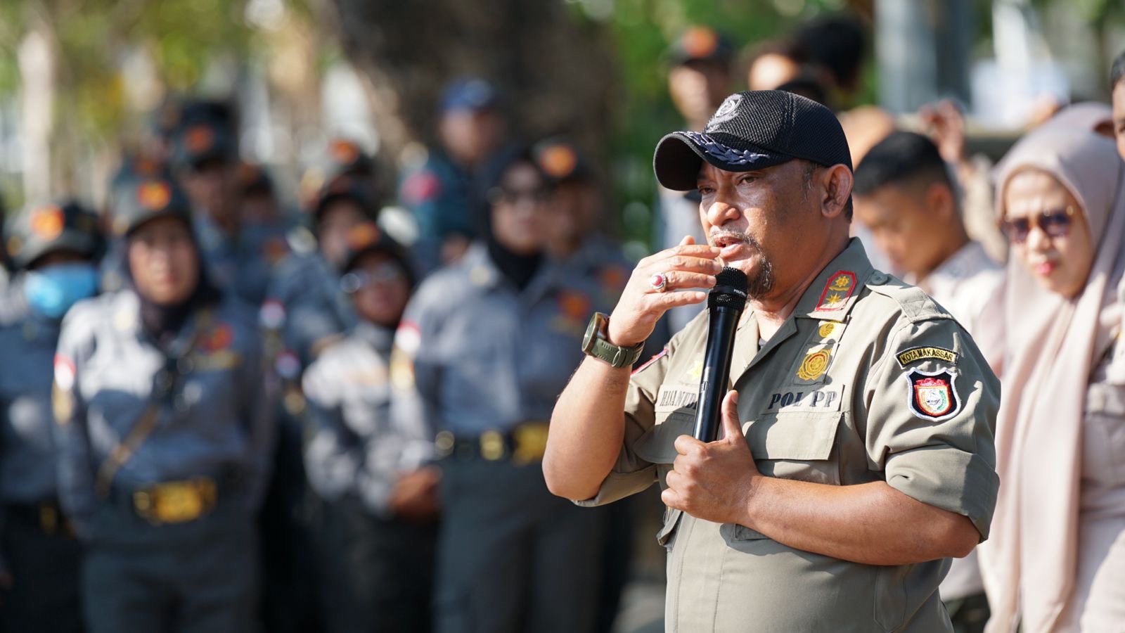 Satpol PP dan Damkarmat Makassar Latih Satlinmas Tangani Kebakaran Tabung Gas