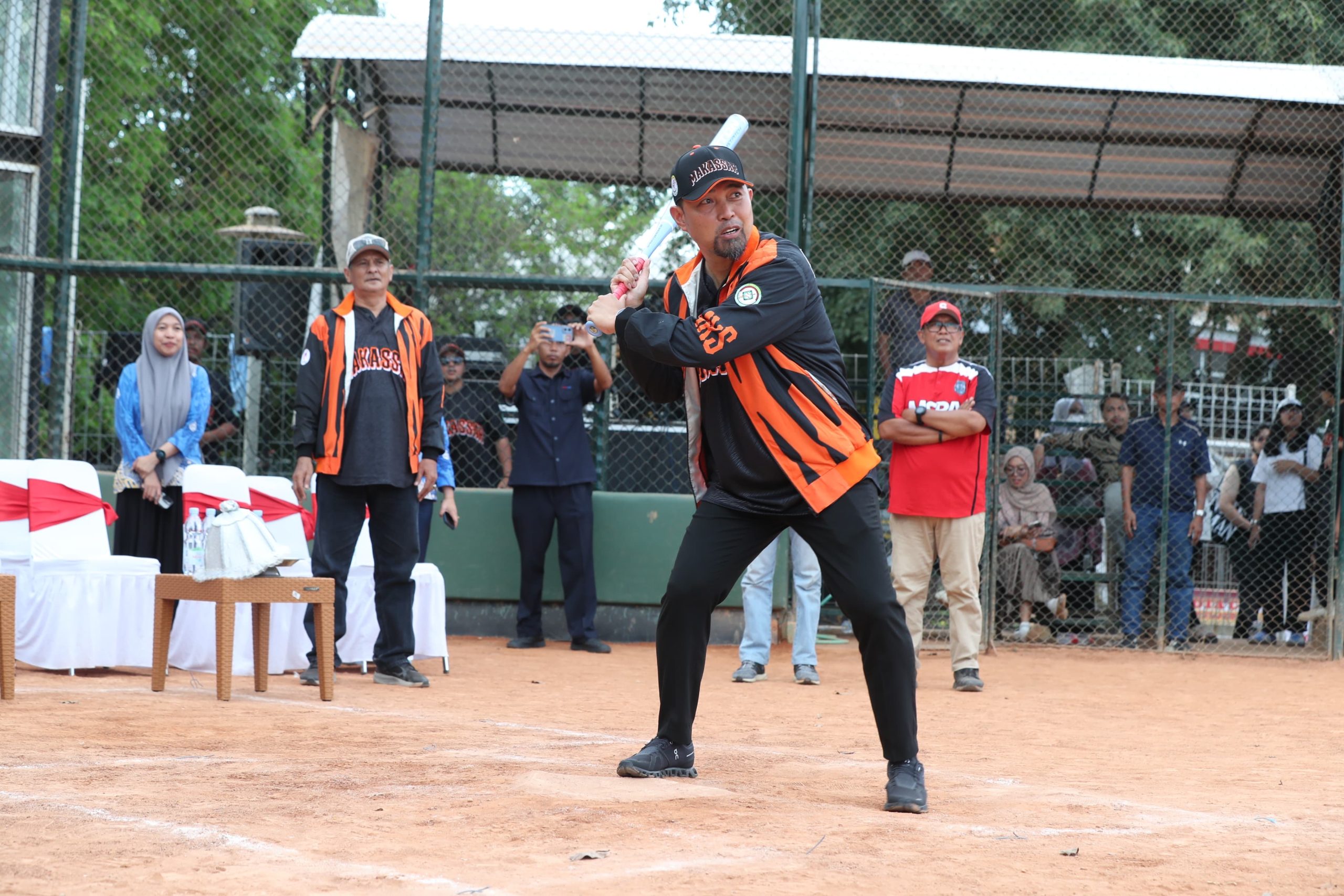 Pjs Wali Kota Makassar Resmi Buka Kejuaraan Softball Cup Tingkat Pelajar SMP