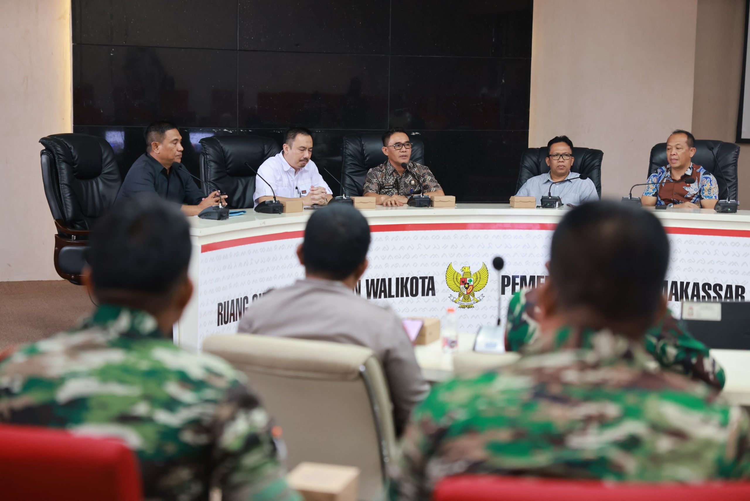 Pj Sekda Makassar Irwan Adnan Hadiri Rapat Mediasi Dinas Pertanahan, Tekankan Pendekatan Persuasif dan Solutif