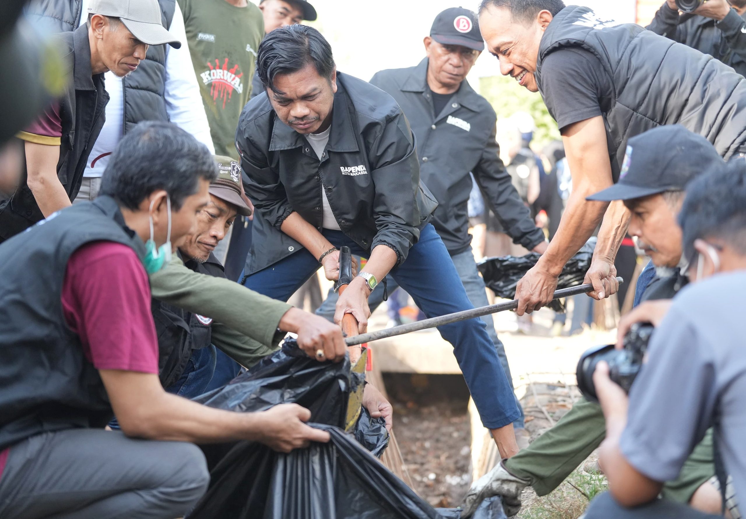 Pj Sekda Makassar Pimpin Sabtu Bersih di Manggala, Siap Pertahankan Adipura untuk Makassar