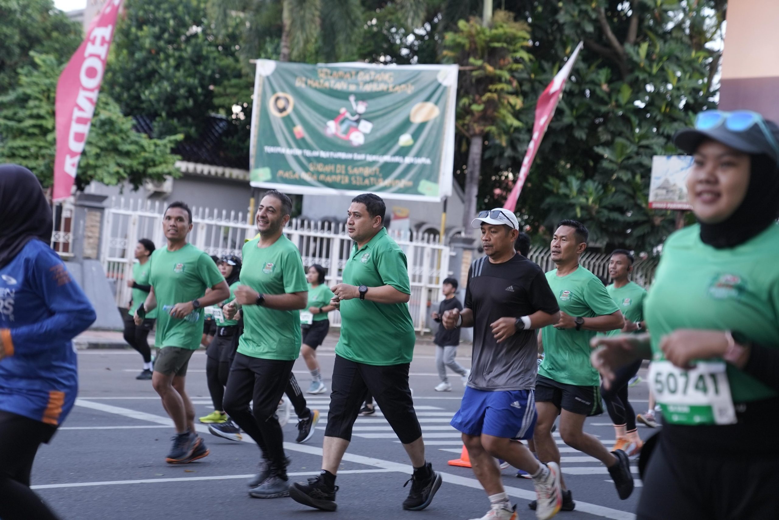 Wali Kota Munafri Ikut Semarakkan Fun Run MAIR 2025 di Makassar