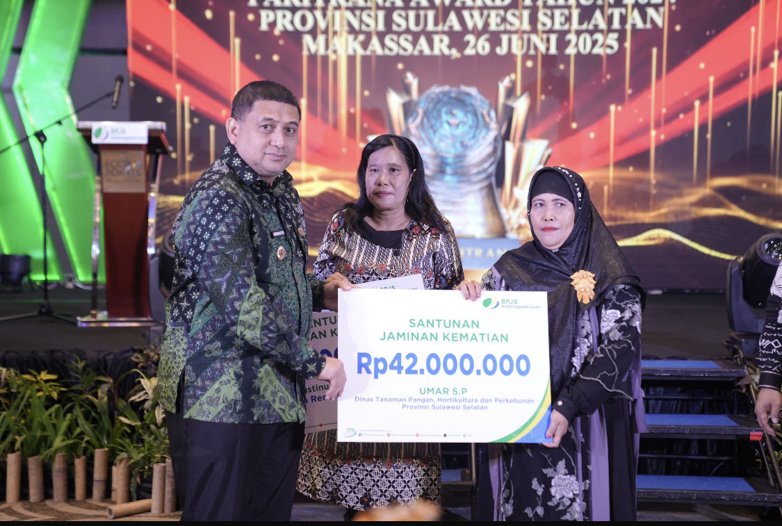 Peduli Pekerja Rentan, Pemkot Makassar Sabet Juara I Paritrana Award