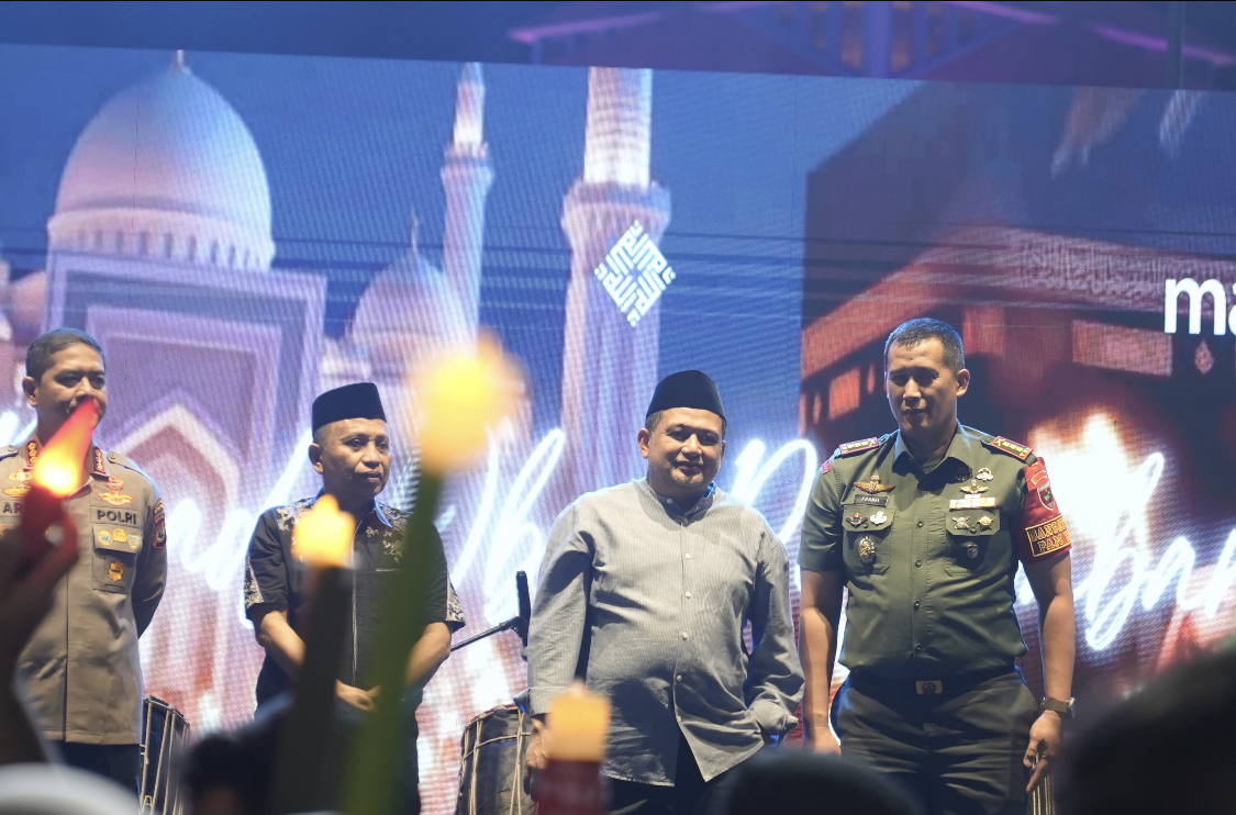 Lepas Peserta Pawai Obor, Munafri Ajak Warga Rayakan Hijrah dengan Semangat Baru