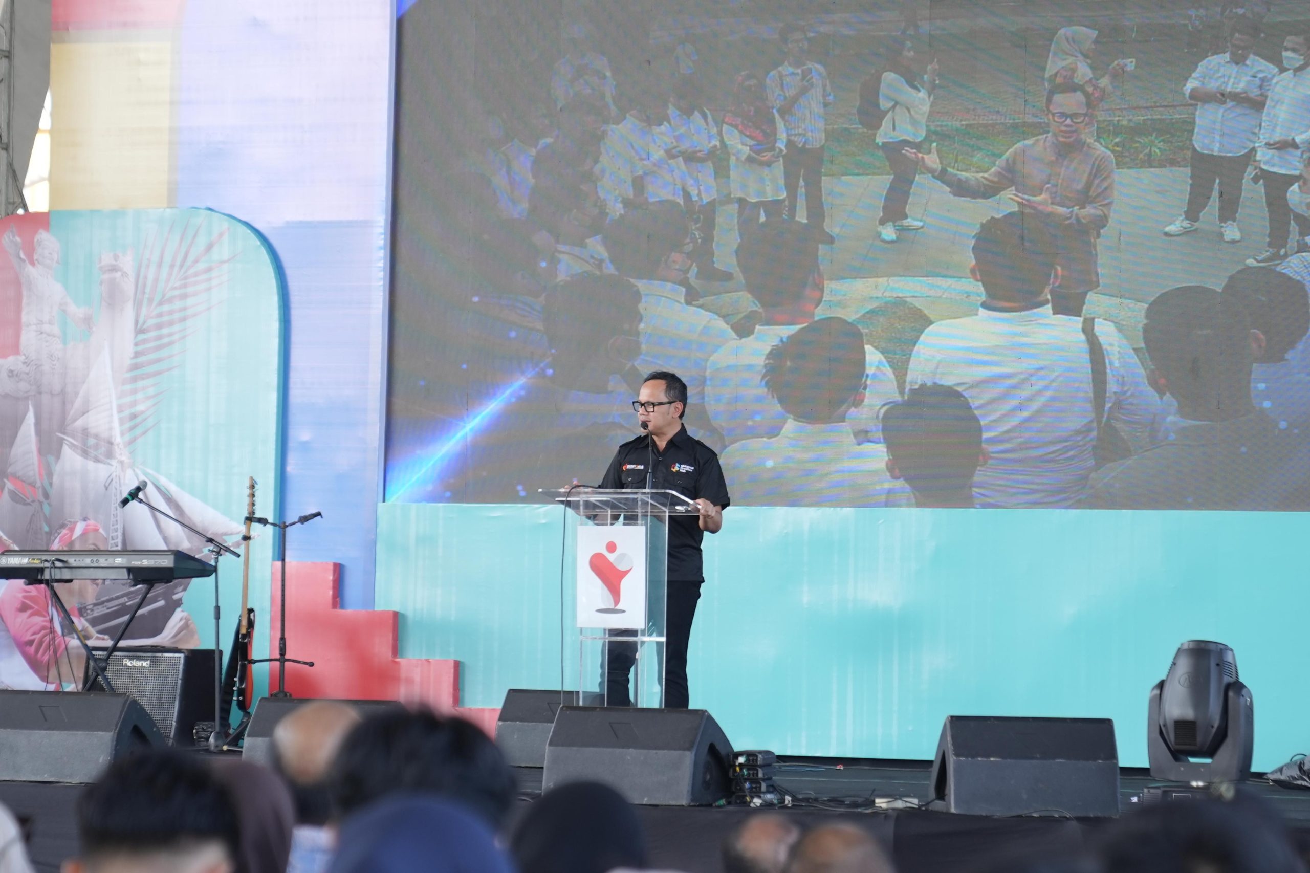 Wamendagri Ajak Pemuda Jadi Pemimpin Berintegritas di Indonesia Youth Summit 2025