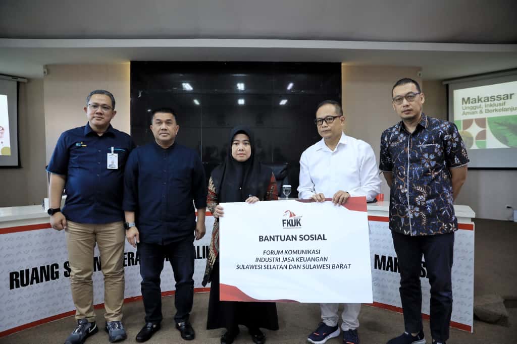 Sekda Zulkifly Apresiasi FKIJK, Berikan Bantuan Sosial ke Keluarga Korban Kerusuhan DPRD Makassar