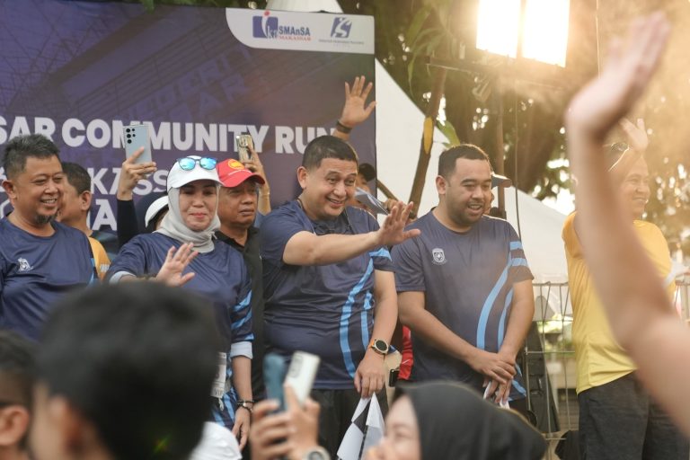 Wali Kota Makassar Lepas dan Bakar Semangat Ribuan Pelari SMAnSA RUN 2025