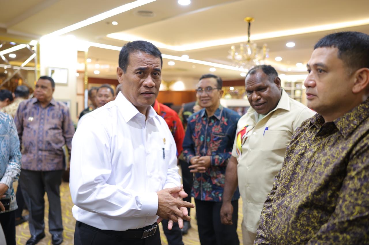 Bertemu Mentan, Munafri Inisiasi Program Green House Perkotaan