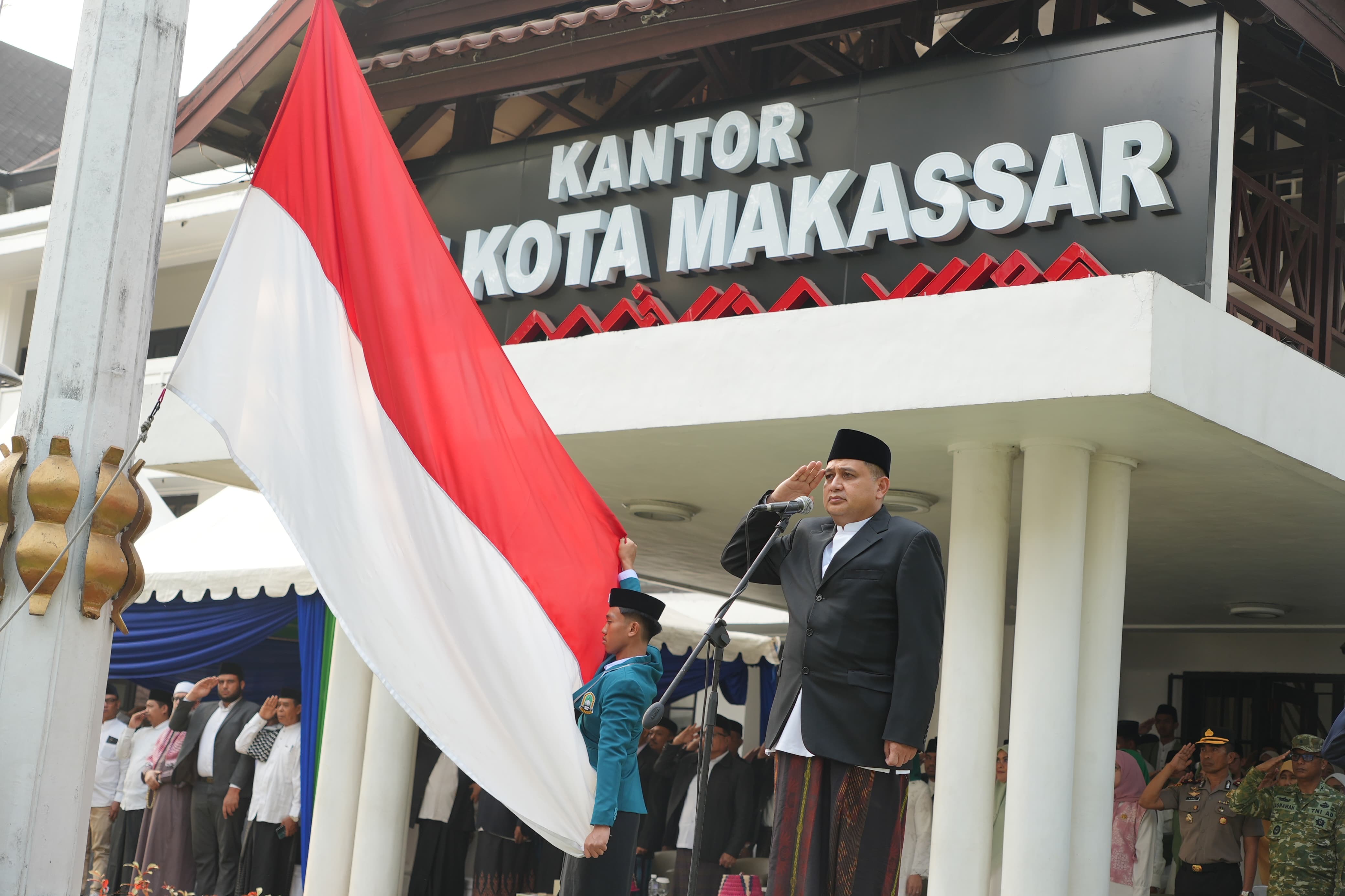 Wali Kota Makassar Pimpin Upacara HSN 2026, Ajak Santri Ambil Peran Menuju Indonesia Emas