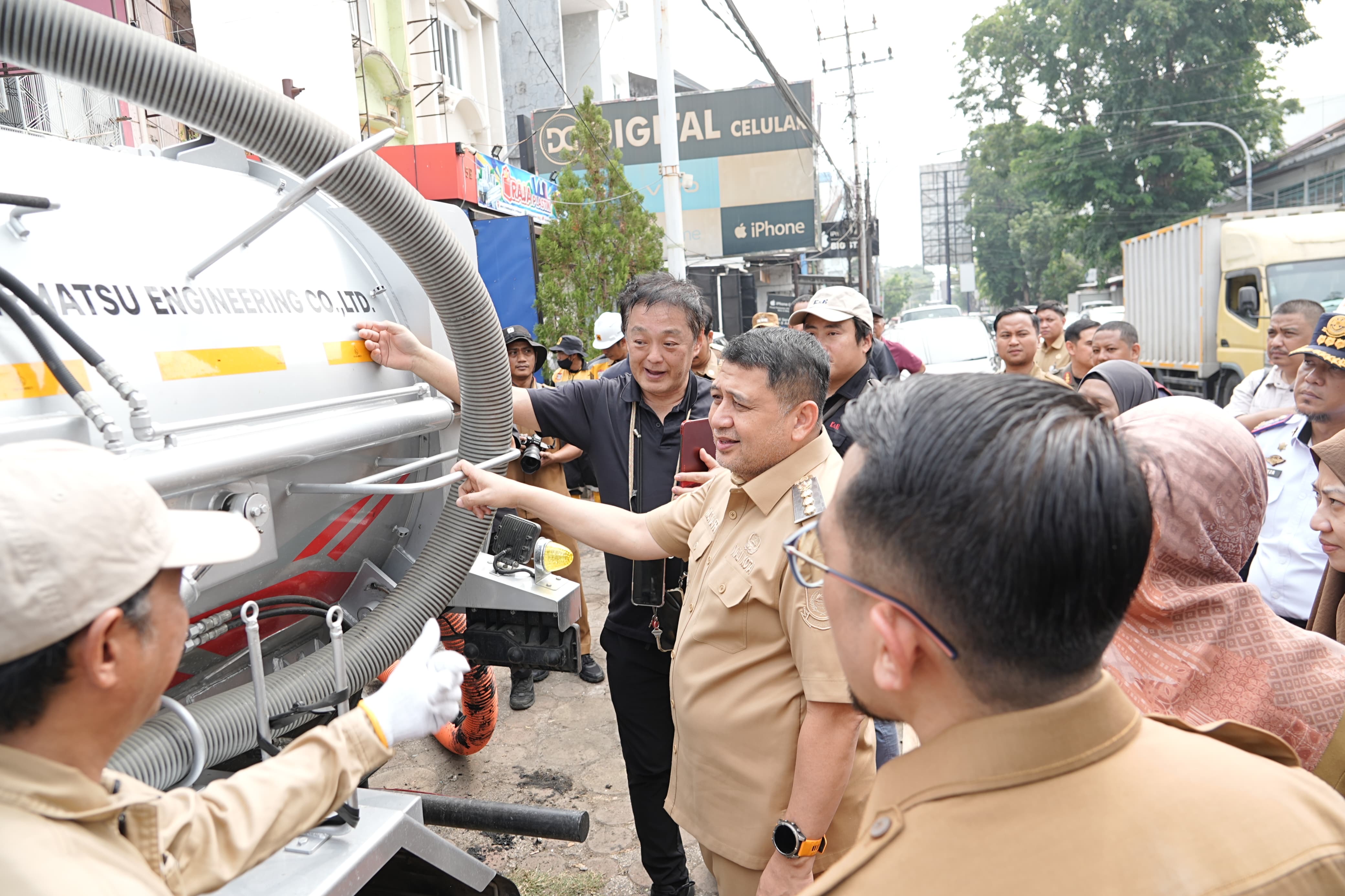 Hadapi Musim Banjir, Wali Kota Appi Cari Solusi Siapkan Kendaraan Penyedot Air Berteknologi dari Jepang