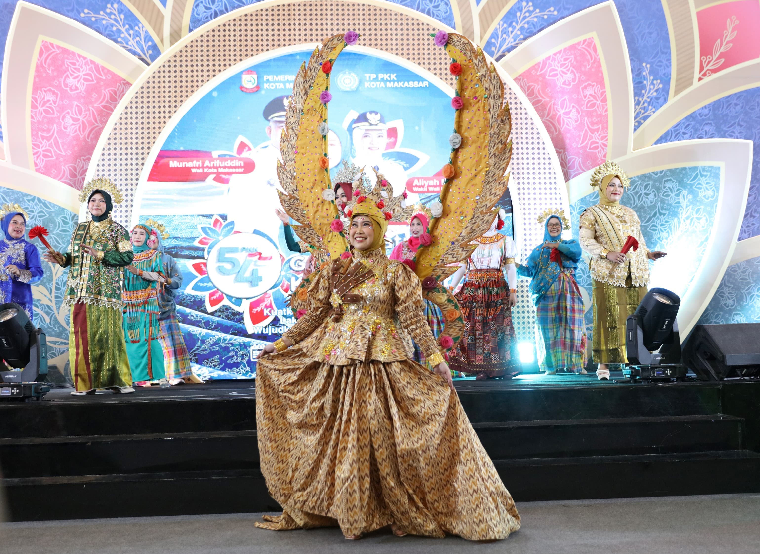 Lomba Defile HKG PKK Makassar, 15 Kecamatan Tampilkan Ciri Khas dan Potensi Wilayah