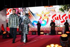 *HUT 355 Sulsel, Pjs Wali Kota Makassar Meriahkan Fashion Show*