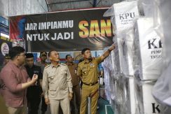 *Pjs Wali Kota Makassar Bersama Gubernur Sulsel Tinjau Gudang Logistik KPU